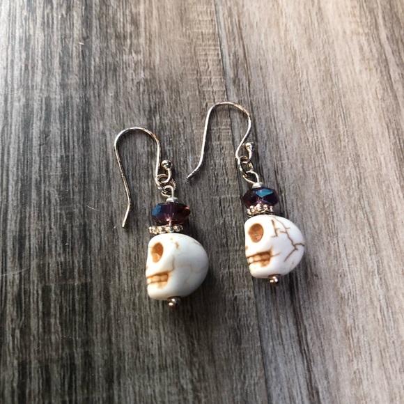 Small Howlite Skull & Crystal Earrings - Picture 3 of 9